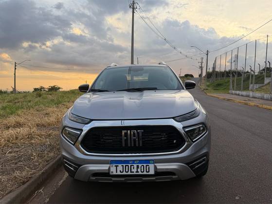 FIAT TORO 2.0 16V TURBO DIESEL VOLCANO 4WD AT9 FIAT TORO 2.0 16V TURBO DIESEL VOLCANO 4WD AT9